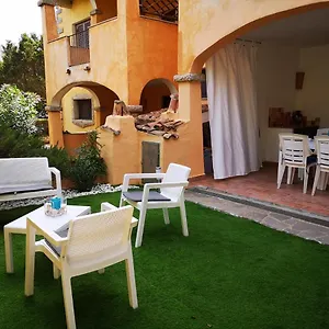 https://insardinia-house-trilocale-a-200mt-dalla-spiaggia.in-sardinia.net